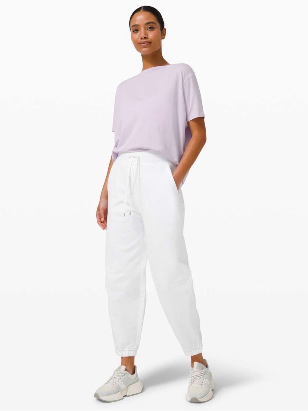 323. Lululemon Back In Action Short Sleeve
Lavender Dew size 6 PTP 22”